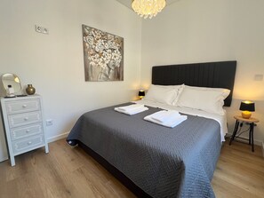 1 sovrum, strykjärn/strykbräda, wi-fi och sängkläder