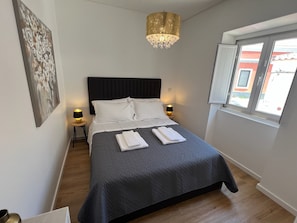 1 bedroom, iron/ironing board, WiFi, bed sheets - Stylish House - Sun Terrace central location and 10 minutes walk to Beach Ferry (Faro)