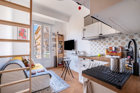 Interior - “Amélie’s Cozy Nest” Apartment with Wi-Fi (Nice)