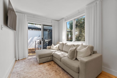 スタイリッシュ 2 ベッド タウンハウス イン リーフィー ハイドパーク