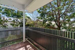 Apartment | Balcony - Stylish 2-bed Townhouse in Leafy Hyde Park (Adelaide)