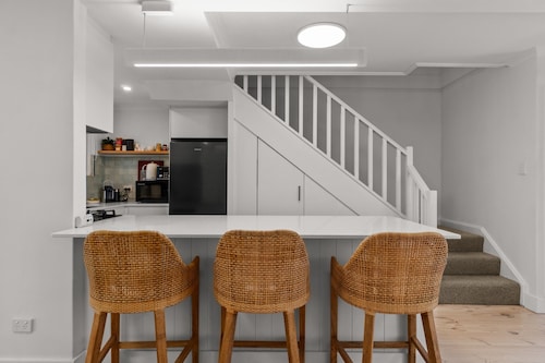 Stylish 2-bed Townhouse in Leafy Hyde Park