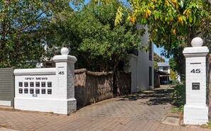 Reception - Stylish 2-bed Townhouse in Leafy Hyde Park (Adelaide)