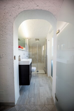 Shower, hair dryer, towels, soap - Stunning rooftop in Garda! (Garda)