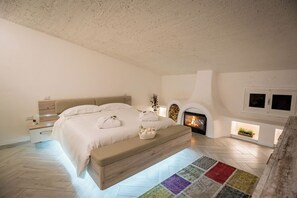 Värdeförvaringsskåp på rummet, strykjärn/strykbräda och resesäng