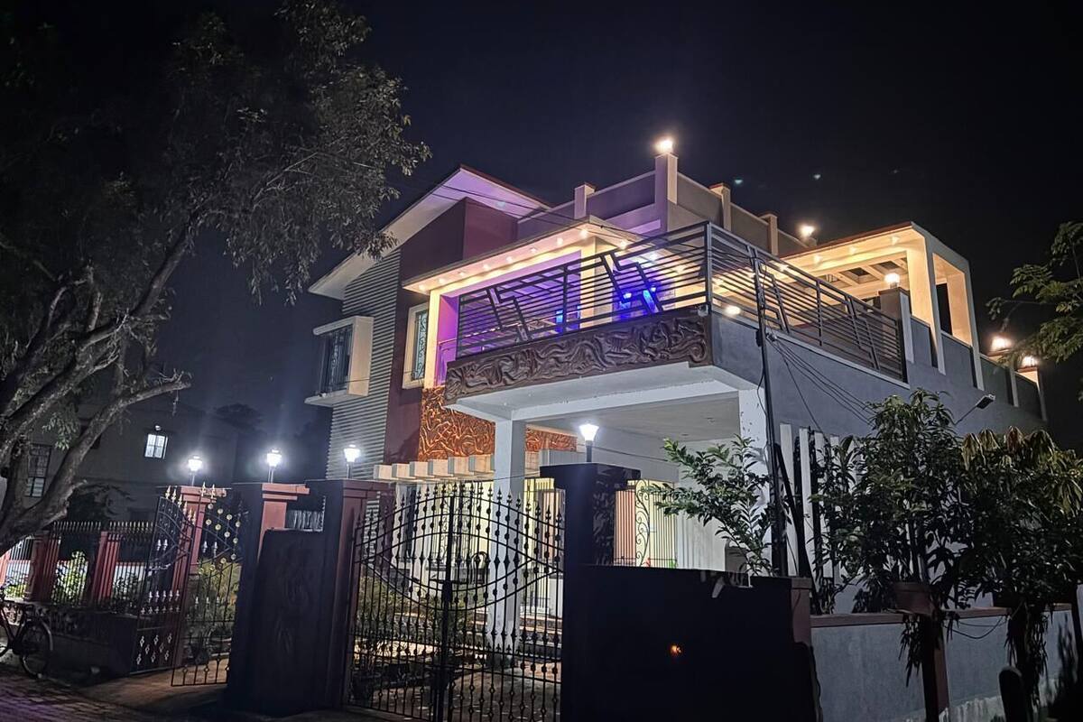 家庭别墅 | 住宿正面 - 傍晚/夜晚