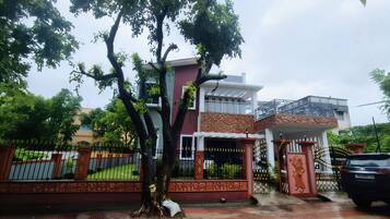 Fachada da propriedade