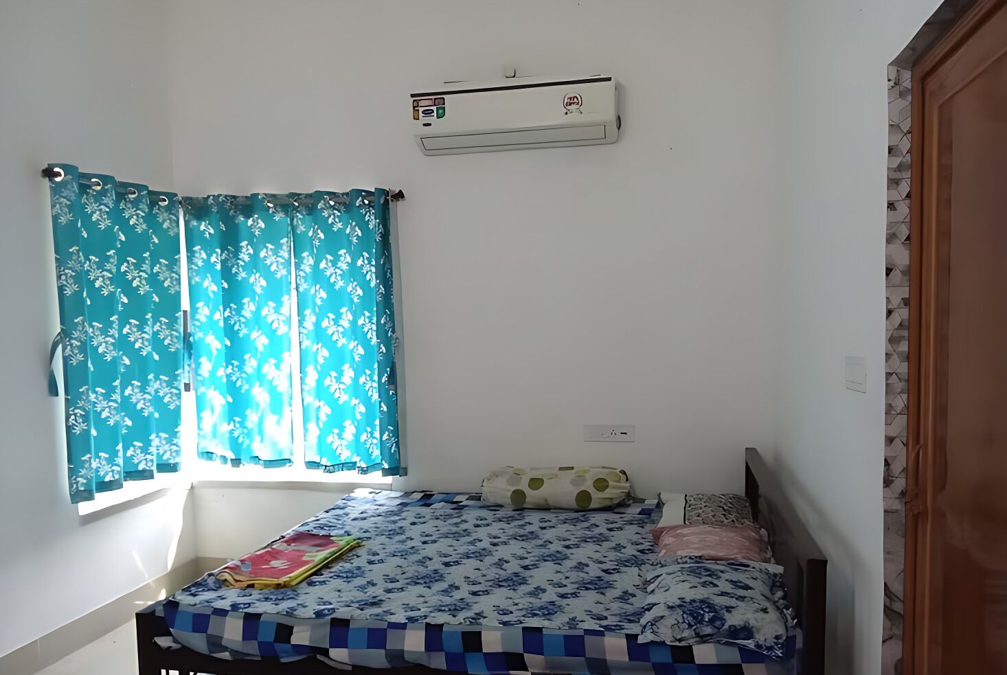 Kannettavalle tietokoneelle sopiva työtila, ilmainen Wi-Fi