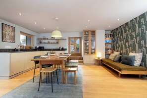 Interior - Cozy 4pax | Family | Mt-Blanc View | Central (Chamonix-Mont-Blanc)