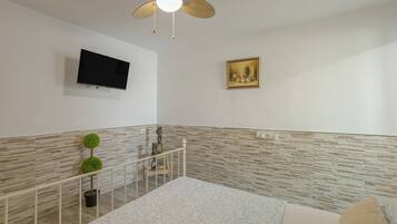 Ferros/tábuas de passar roupa, Wi-Fi, roupa de cama