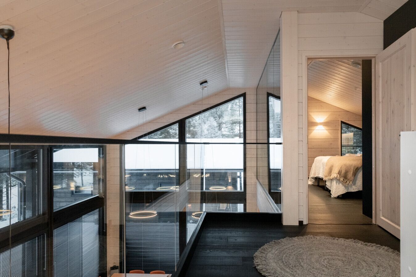 4 bedrooms, desk, iron/ironing board, WiFi