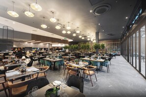 Restaurant - The Capital Boardwalk (Gqeberha)