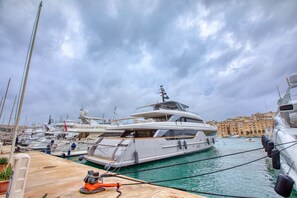 Marina - Spacious waterfront 1-bedroom apartment GSPI1-1 (Birgu)