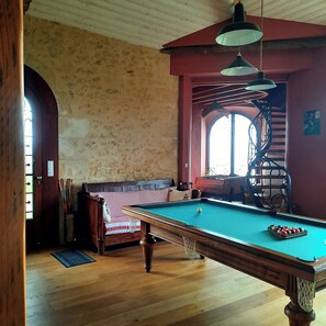 غرفة الألعاب