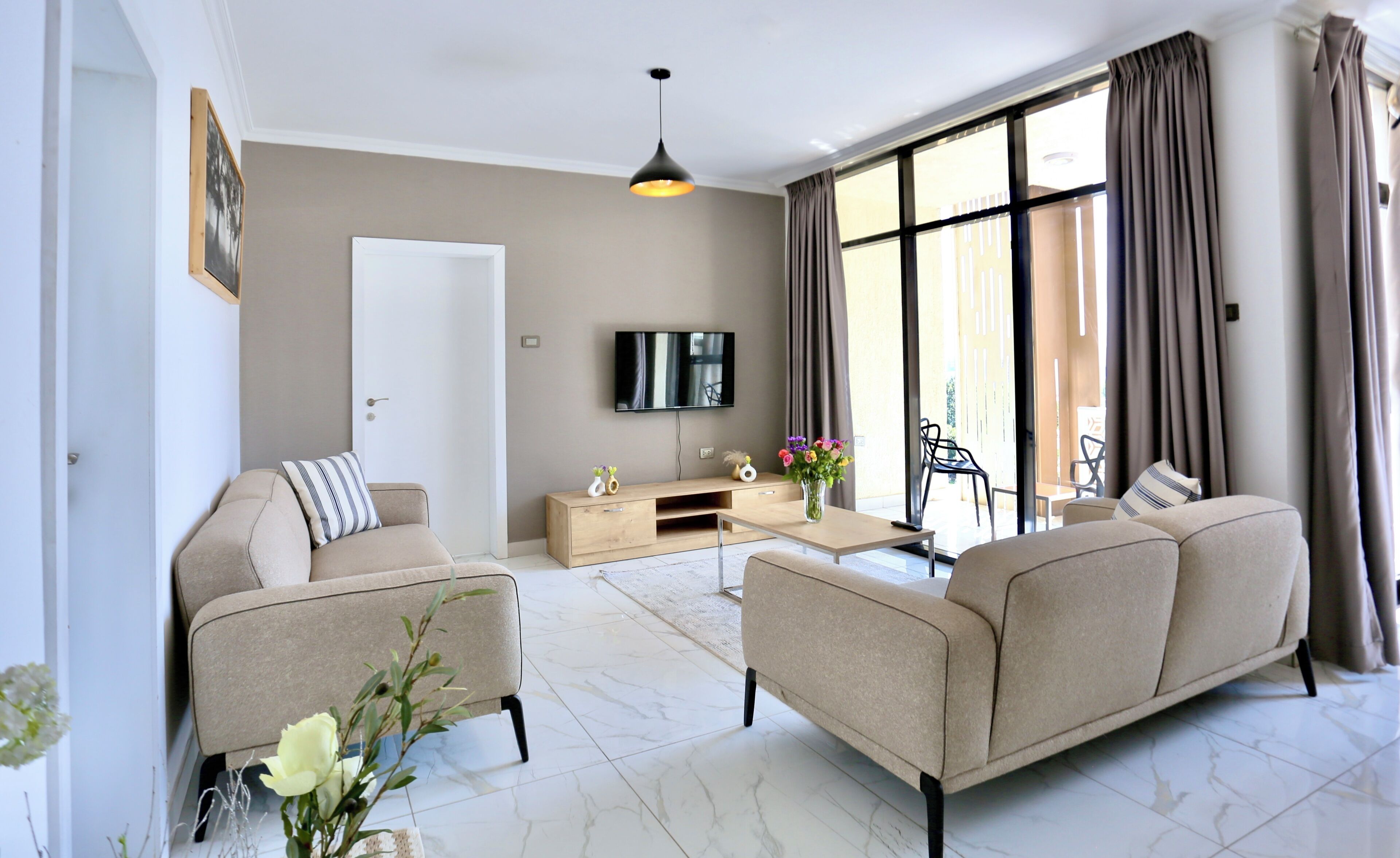 Chambre Standard, balcon, vue sur la ville | Aire de séjour | Imprimante