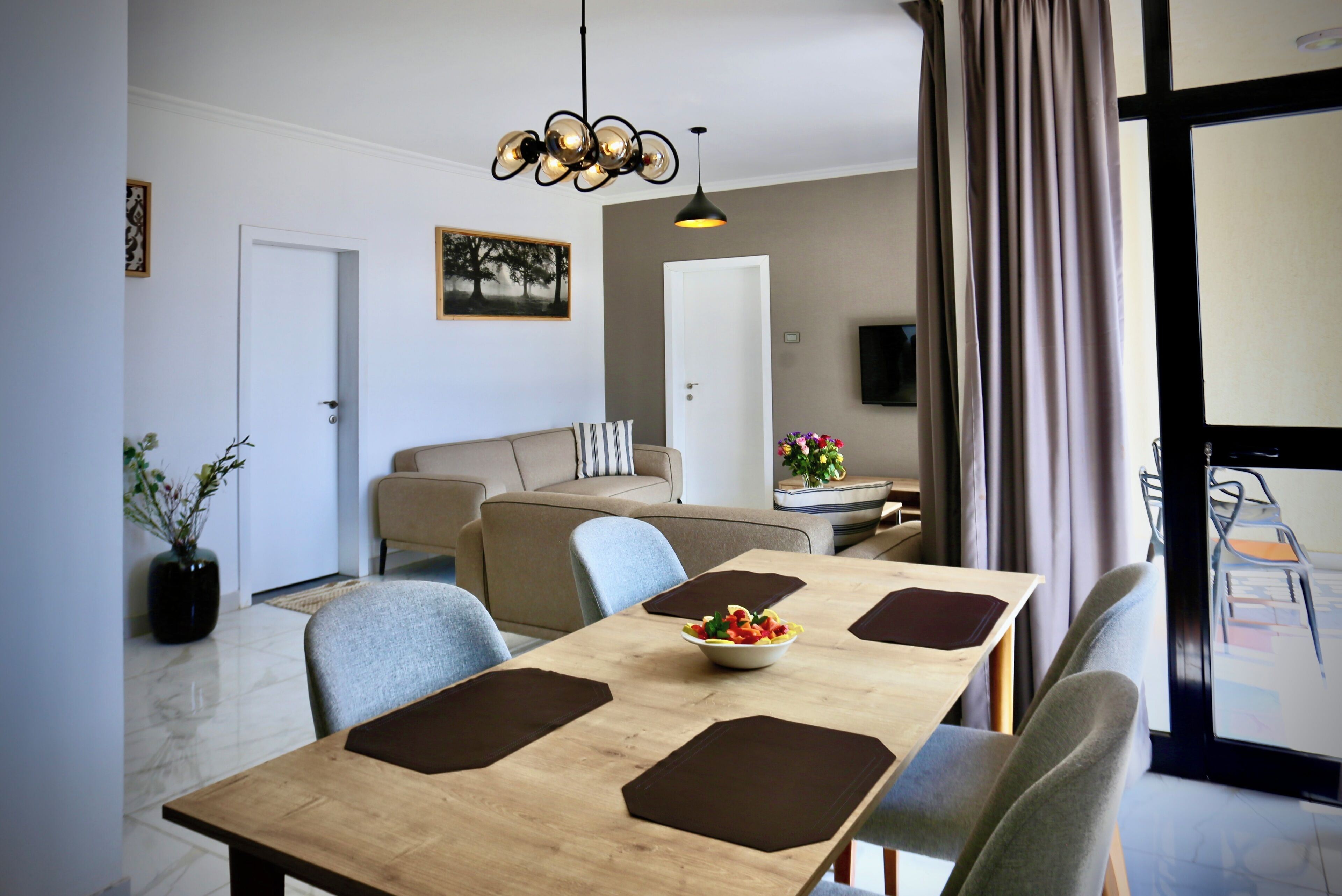 Habitación estándar, balcón, vistas a la ciudad | Zona de estar | Una impresora