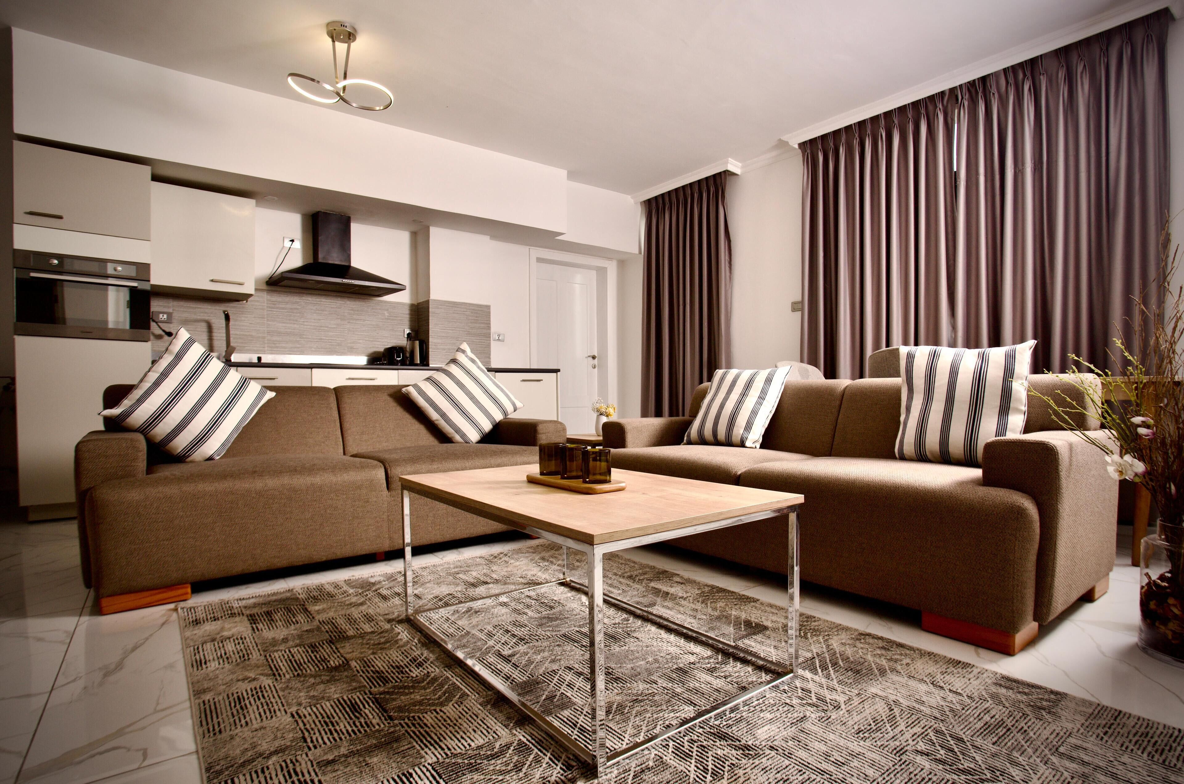 Dúplex Deluxe, 3 habitaciones, balcón, vista a la ciudad | Área de sala de estar | Impresora 