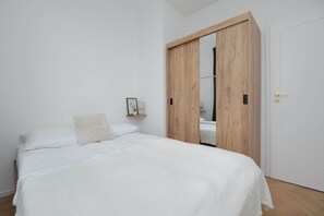 Iron/ironing board, WiFi, bed sheets - Kasprowicza 50 Warsaw | Spacious Apartment | Smart TV (Warszawa)