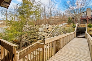 Property grounds - Cozy 4 bedroom, Ski in Ski out, Pet Friendly, on slope Beech Mountain (Beech Mountain)
