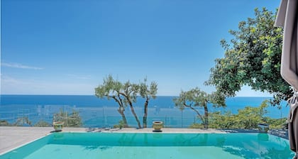Room 'Camera Primula' with Shared Pool, Wi-Fi and Air Conditioning