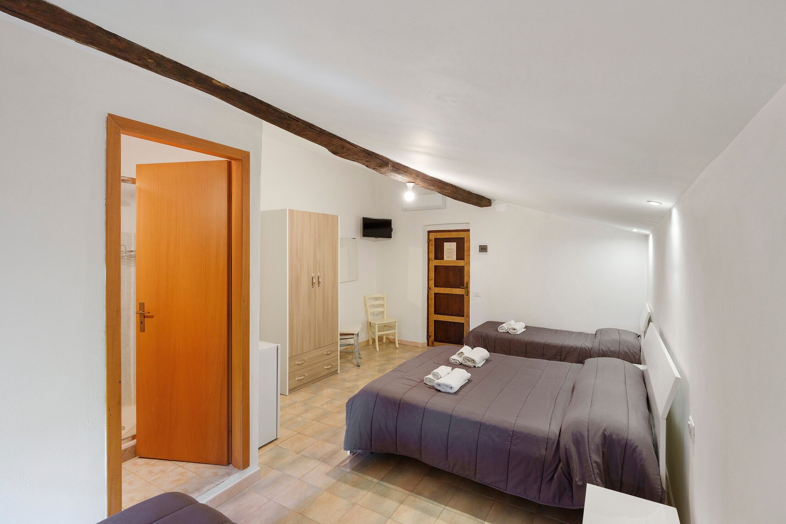 1 bedroom, WiFi, bed sheets