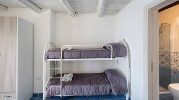 WiFi, bed sheets
