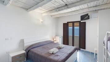 WiFi, bed sheets
