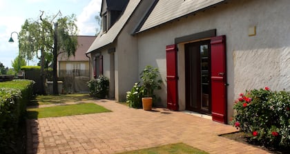 Guest Room "La Pastuline" – Comfortable Stay Near Town Center