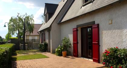 Guest Room "La Pastuline" – Comfortable Stay Near Town Center
