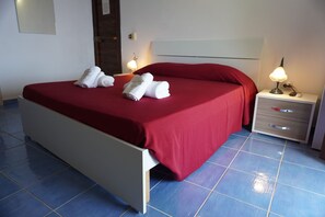 WiFi, bed sheets - Primula Room with Wi-Fi and Air Conditioning (Pisciotta)