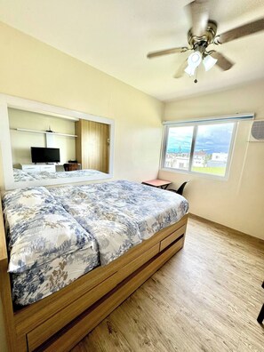 WiFi, bed sheets - Comfy Sanctuary + Memory Foam w/ 400mbps WiFi, Netflix, Disney+, & Prime Videos (Silang)