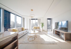 TV - Luxury 2 Bed in Boulevard Point with City Views (Dubai)