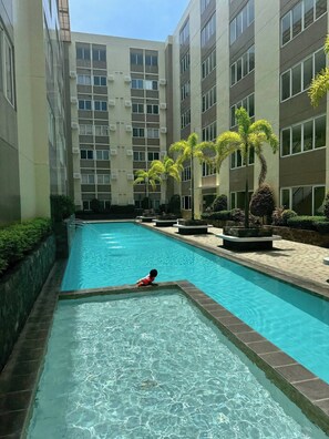Pool - Calm and Clean Getaway + 400mbps+Netflix+Disney (Silang)