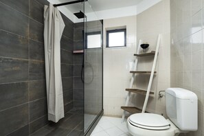 Shower, hair dryer, towels - Vilamoura central by HD (Vilamoura)