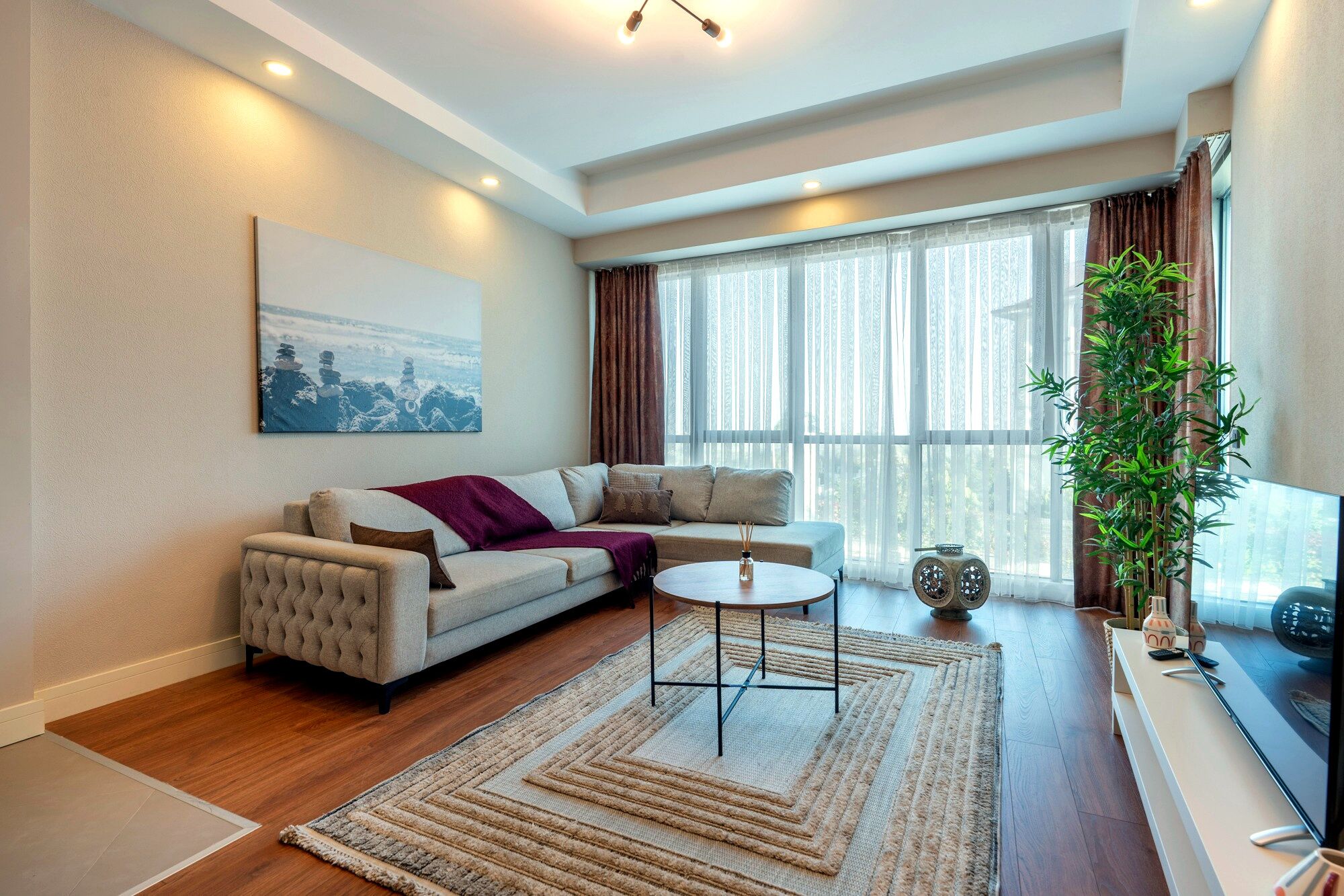 Condo de lujo, 1 habitación, se aceptan mascotas, junto a la playa | Tabla de planchar con plancha y wifi gratis 