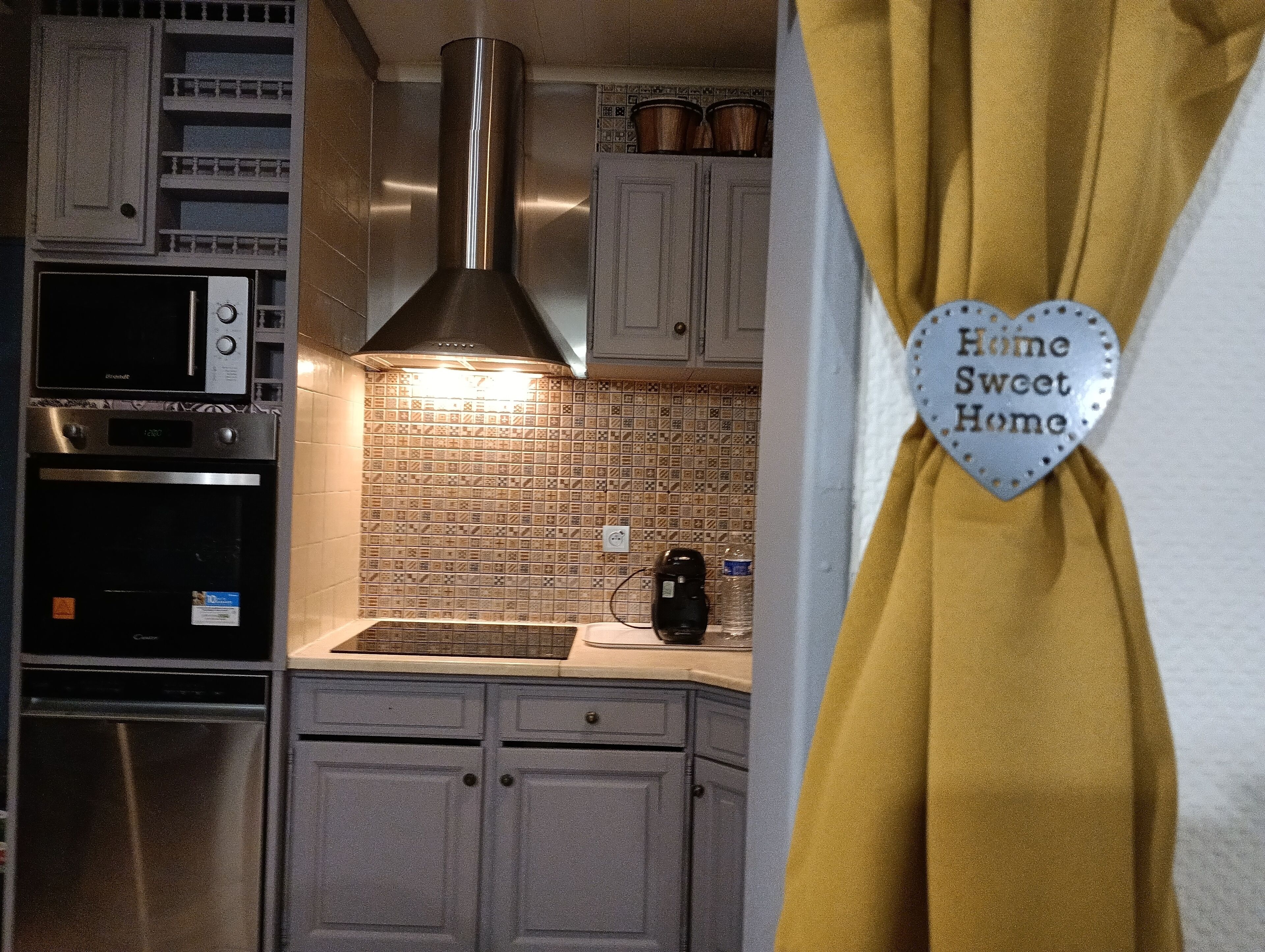 Micro-ondes, four, plaque de cuisson, lave-vaisselle