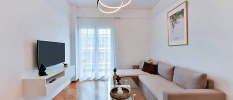 Apartment, 3 Bedrooms | Living area