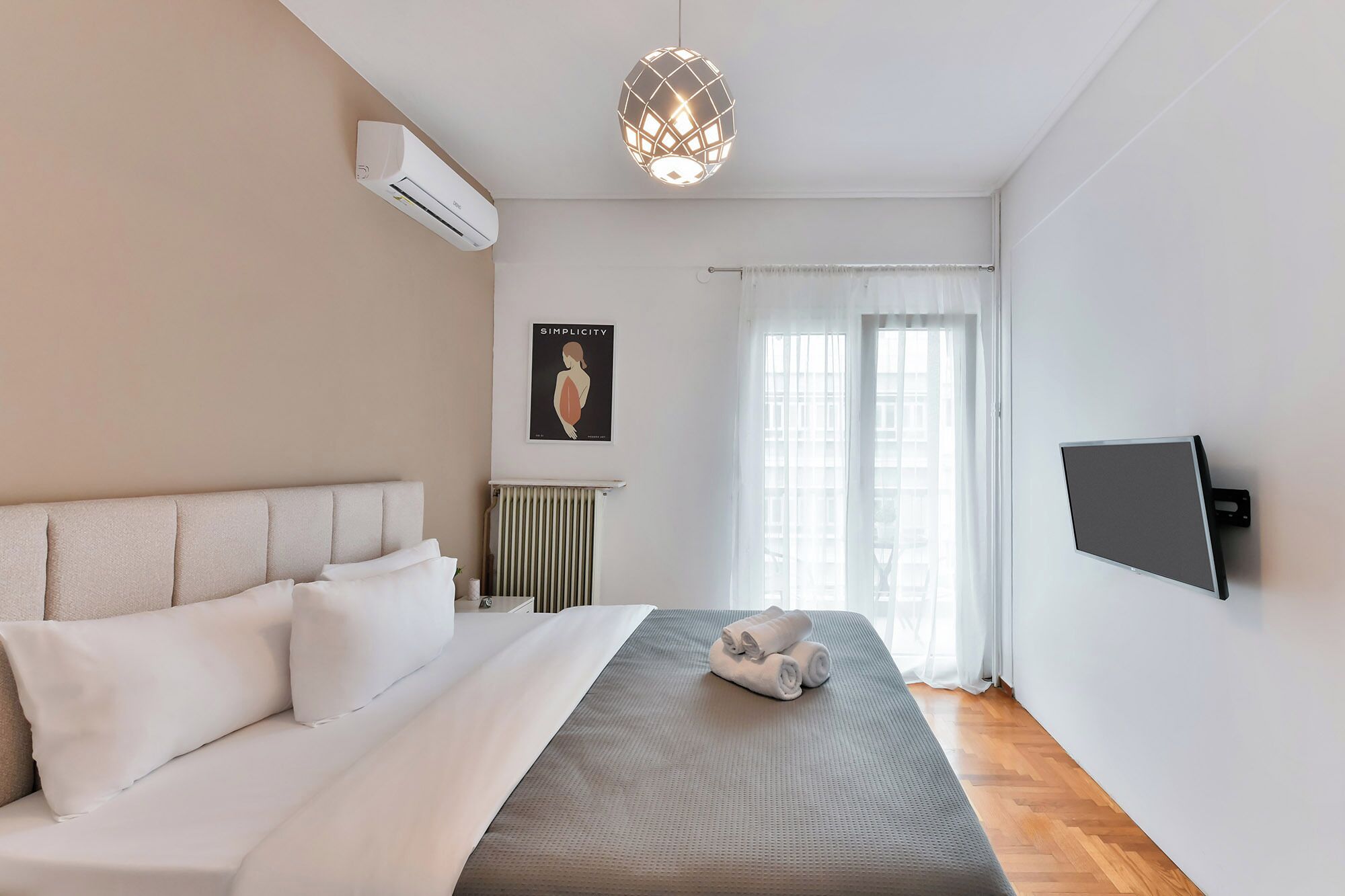 Sistema de insonorización, tabla de planchar con plancha y wifi gratis 