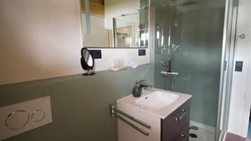 Shower, free toiletries, hair dryer, towels