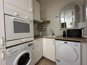 Tủ lạnh, lò vi sóng, lò nướng, bếp nấu 