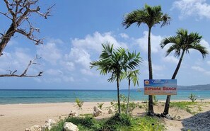 Sun-loungers, beach towels - Short-Term Apartment-Cozy, Peaceful and Close to Beaches! (Luyando)