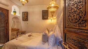 Deluxe Double or Twin Room | Desk, free WiFi