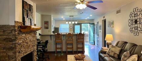 Smart TV, fireplace