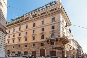 Front of property - Monti Deluxe - Terrace Spectacular View (Rome)