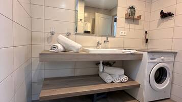 Ducha y secador de pelo