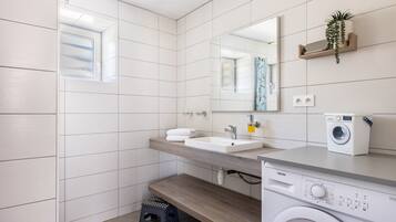 Een douche, een haardroger