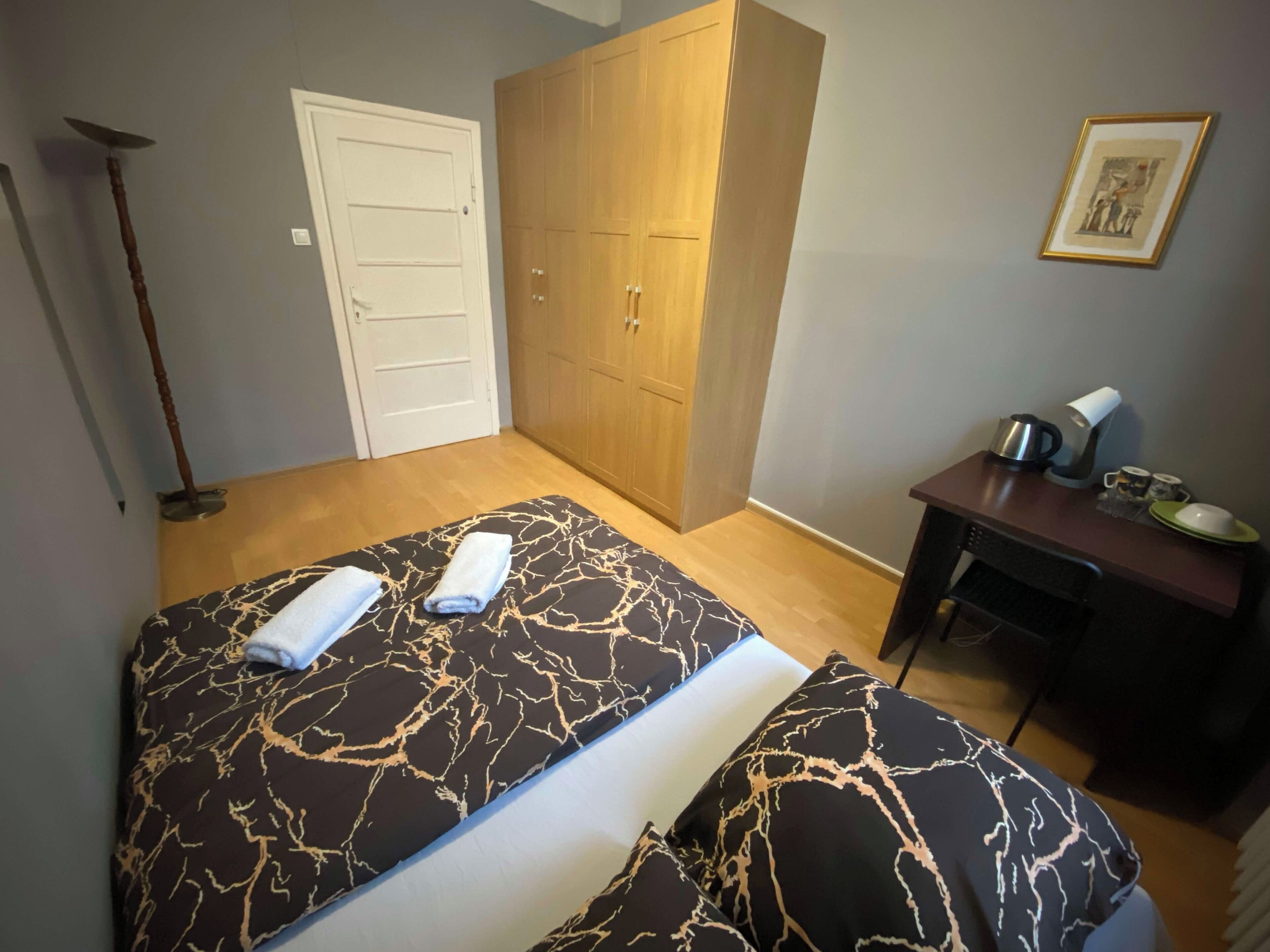 Classic Room, 1 Double Bed | Desk, laptop workspace, iron/ironing board, free WiFi