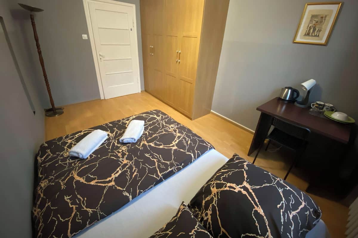 Classic Room, 1 Double Bed | Desk, laptop workspace, iron/ironing board, free WiFi