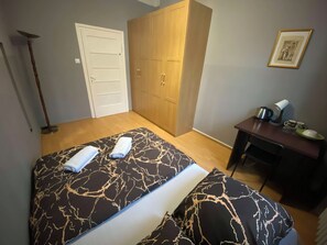 Classic Room, 1 Double Bed | Desk, laptop workspace, iron/ironing board, free WiFi - Fantastic Inn Warsaw - CH16 (Warsaw)