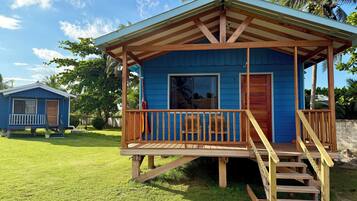 Standaard huisje, uitzicht op zee | Een kluis op de kamer, een bureau, verduisterende gordijnen